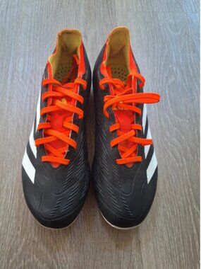 Adidas Predator Club Youth Soccer Cleats